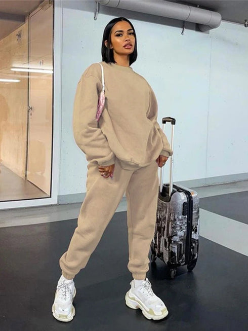 Premium Women’s Two-Piece Lounge Set: Oversized Hoodie and Matching Sweatpants - Comfortable and Stylish - Warms Hoodies