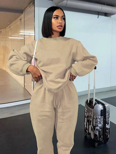 Premium Women’s Two-Piece Lounge Set: Oversized Hoodie and Matching Sweatpants - Comfortable and Stylish - Warms Hoodies