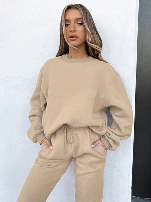 Premium Women’s Two-Piece Lounge Set: Oversized Hoodie and Matching Sweatpants - Comfortable and Stylish - Warms Hoodies